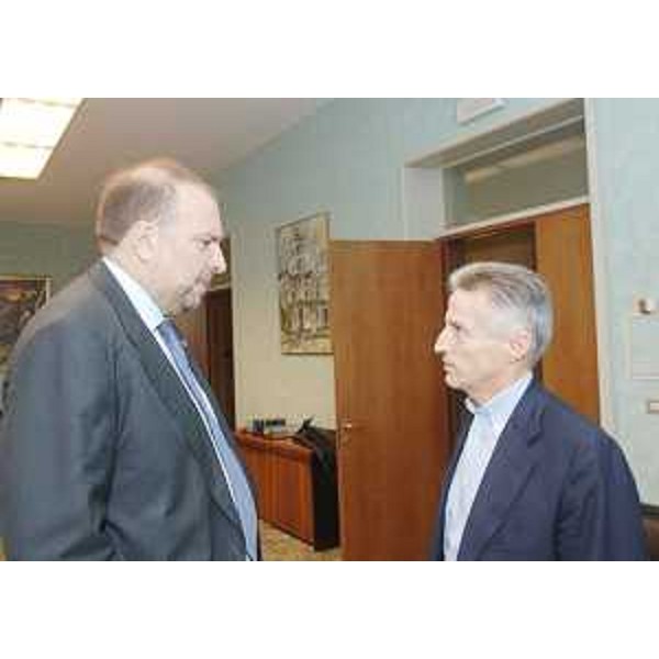 Roberto Cosolini (Assessore regionale Lavoro, Formazione, Università e Ricerca) e Riccardo Illy (Presidente Friuli Venezia Giulia) in occasione dei lavori di Giunta, a Udine. (Udine 01/12/06)