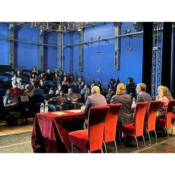 L'assessore regionale alle Autonomie locali Pierpaolo Roberti (al centro) in occasione della presentazione, a cent'anni dalla pubblicazione, della nuova produzione de "La Coscienza di Zeno" di Italo Svevo con Alessandro Haber e la regia di Paolo Valerio, che apre la stagione 2023-24 del Teatro Rossetti di Trieste. - L'assessore regionale alle Autonomie locali Pierpaolo Roberti (al centro) in occasione della presentazione, a cent'anni dalla pubblicazione, della nuova produzione de "La Coscienza di Zeno" di Italo Svevo con Alessandro Haber e la regia di Paolo Valerio, che apre la stagione 2023-24 del Teatro Rossetti di Trieste.