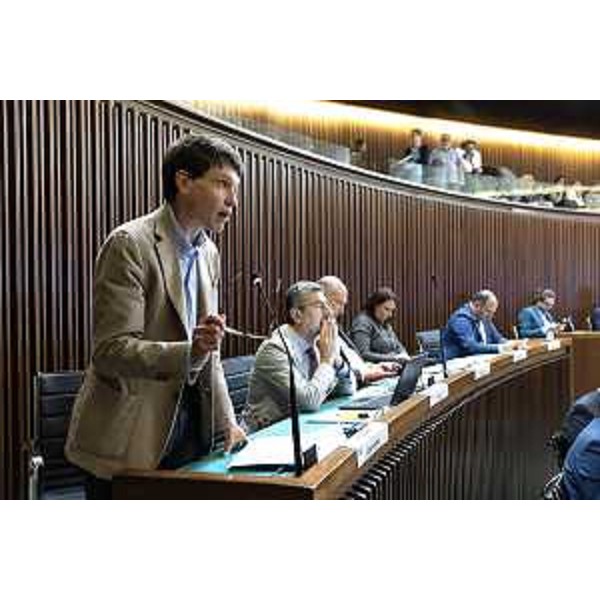 Nicola Conficoni e i banchi del Pd in Consiglio regionale - Nicola Conficoni e i banchi del Pd in Consiglio regionale