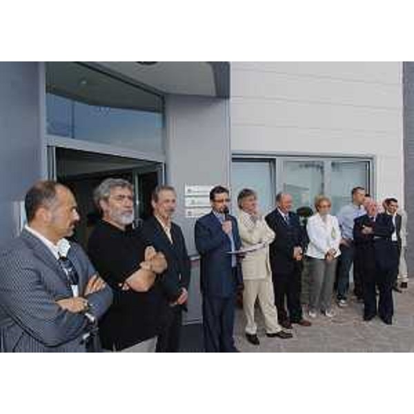 Renzo Tondo (Presidente Friuli Venezia Giulia), Italo Collino (Titolare Meccanotecnica Group Srl), Gino Pascolini (Sindaco San Daniele del Friuli), Pierluigi Molinaro (Sindaco Forgaria), Vincenzo Manolli (Sindaco Vito d'Asio) e Alberto Toffolutti (Vicepresidente Assindustria Udine) all'inaugurazione della nuova sede della Meccanotecnica Group Srl. (San Daniele del Friuli 30/08/08) 