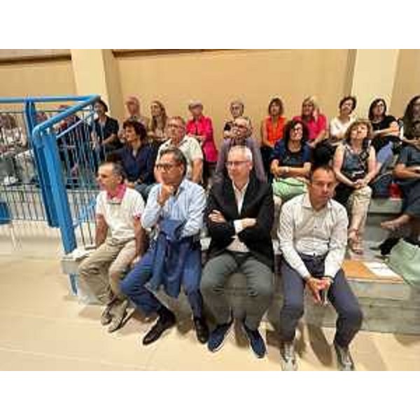 Il presidente del Cr Fvg, Mauro Bordin (secondo da destra) durante il dibattito a Gonars. Il terzo da destra è il consigliere regionale Mauro Di Bert - Il presidente del Cr Fvg, Mauro Bordin (secondo da destra) durante il dibattito a Gonars. Il terzo da destra è il consigliere regionale Mauro Di Bert