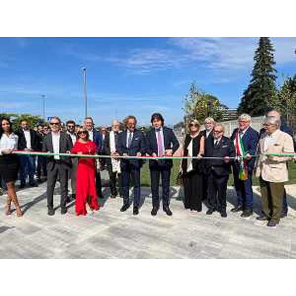 L'assessore regionale Sergio Emidio Bini all'inaugurazione del nuovo piazzale della Fiera a Martignacco. - L'assessore regionale Sergio Emidio Bini all'inaugurazione del nuovo piazzale della Fiera a Martignacco.