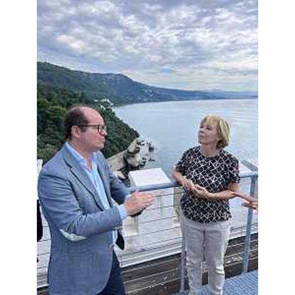 Il vicegovernatore Mario Anzil e la direttrice del Museo e del parco di Miramare Andreina Contessa - Il vicegovernatore Mario Anzil e la direttrice del Museo e del parco di Miramare Andreina Contessa