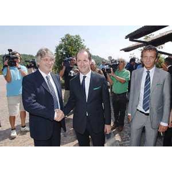 Renzo Tondo (Presidente Friuli Venezia Giulia), Luca Zaia (Ministro Politiche agricole e forestali) e Massimiliano Fedriga (Parlamentare) all'Azienda vitivinicola Petrucco di Buttrio. (Buttrio 04/09/08) 