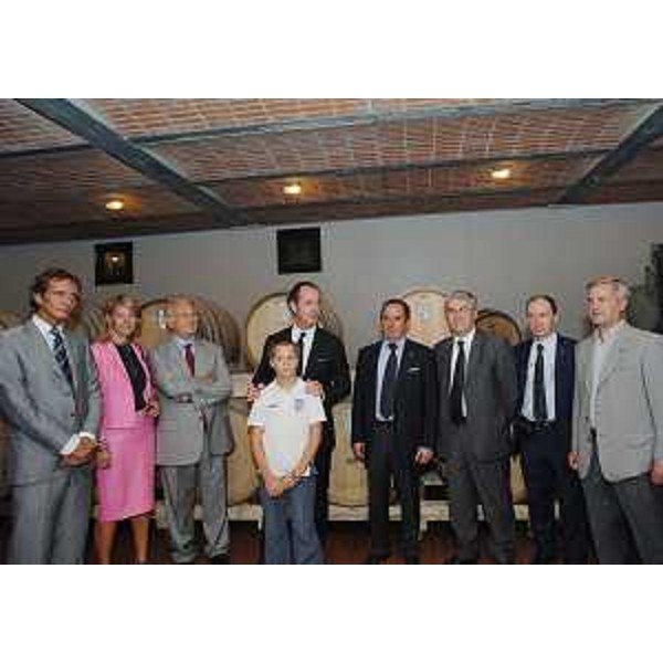 Luca Zaia (Ministro Politiche agricole e forestali), Massimiliano Fedriga (Parlamentare), Claudio Violino (Assessore regionale Risorse agricole, naturali, forestali e Montagna) e Federica Seganti (Assessore regionale Pianificazione territoriale, Autonomie locali e sicurezza) all'Azienda vitivinicola Petrucco di Buttrio. (Buttrio 04/09/08) 