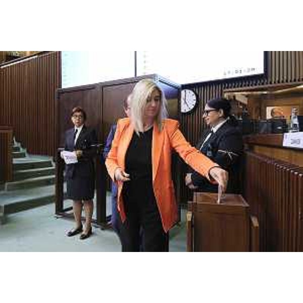 Cristina Amirante (FdI) durante le votazioni in aula - Seduta d' Aula