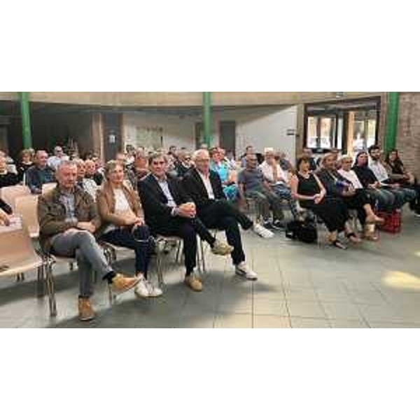 La platea che ha seguito la cerimonia, con il presidente Bordin in prima fila - La platea che ha seguito la cerimonia, con il presidente Bordin in prima fila