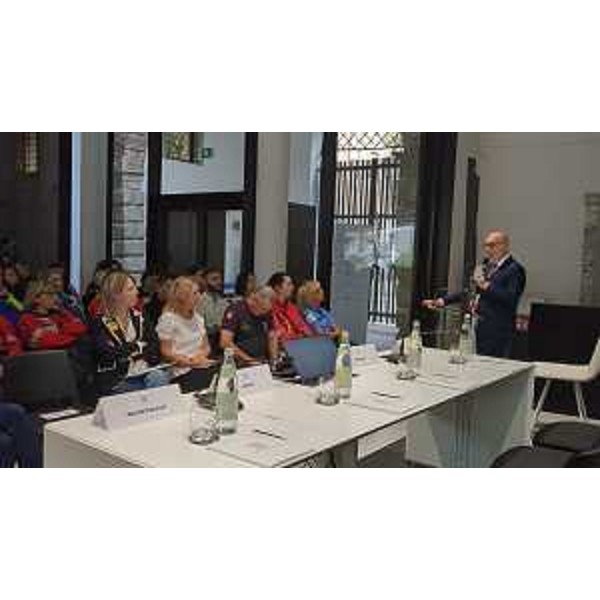 L'assessore Riccardo Riccardi interviene al convegno dedicato alle donne in protezione civile - L'assessore Riccardo Riccardi interviene al convegno dedicato alle donne in protezione civile 
