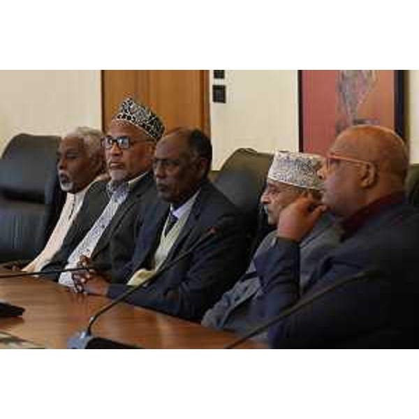 La delegazione del Parlamento federale di Somalia e i rappresentanti della comunità somala in Fvg - La delegazione del Parlamento federale di Somalia e i rappresentanti della comunità somala in Fvg