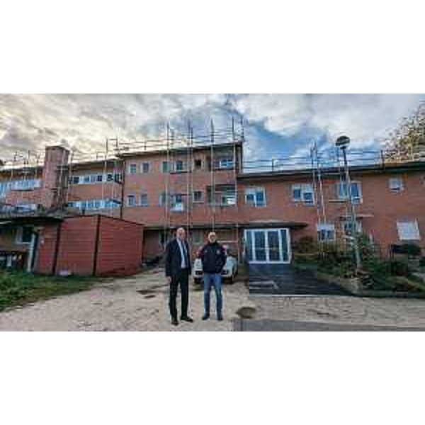 L'assessore regionale con delega alla Protezione civile del Friuli Venezia Giulia Riccardo Riccardi e il sindaco Roberto Zuliani durante il sopralluogo a Mortegliano nel cantiere della casa di riposo comunale gravemente danneggiata dalla grandinata di luglio 2023. - L'assessore regionale con delega alla Protezione civile del Friuli Venezia Giulia Riccardo Riccardi e il sindaco Roberto Zuliani durante il sopralluogo a Mortegliano nel cantiere della casa di riposo comunale gravemente danneggiata dalla grandinata di luglio 2023.