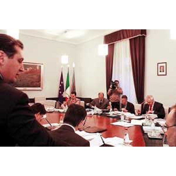 Enzo Marsilio (Assessore regionale alle risorse agricole, naturali, forestali e montagna) (Trieste, 30/12/2004)