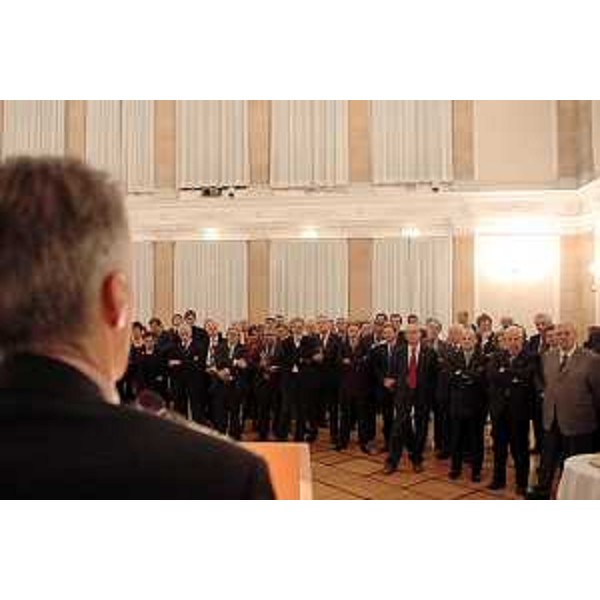 Riccardo Illy (Presidente della Regione Friuli Venzia Giulia) e dirigenti regionali (Trieste, 23/12/2004)