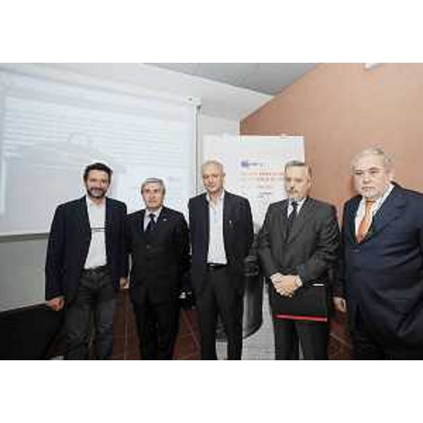 Vanni Lenna (Assessore regionale Ambiente) nel corso del Convegno "Buone pratiche in materia di rifiuti" organizzato da Legacoop FVG a Udine. (Udine 19/09/08)
