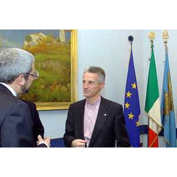 Riccardo Illy (Presidente della Regione Friuli Venezia Giulia), Furio Honsell (Rettore dell'Università di Udine) (Trieste, 22/12/2004)