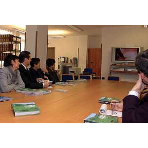 Ulderica Da Pozzo (Fotografa) ed Enzo Marsilio (Assessore regionale alle risorse agricole, naturali, forestali e montagna) (Trieste, 22/12/2004)