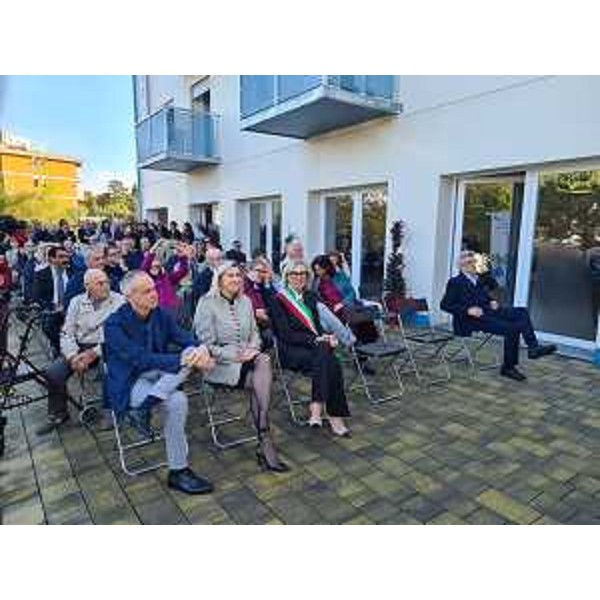 L'assessore Cristina Amirante alla cerimonia di presentazione del progetto di co-housing Casa Egidio nel quartiere di Vallenoncello a Pordenone - L'assessore Cristina Amirante alla cerimonia di presentazione del progetto di co-housing Casa Egidio nel quartiere di Vallenoncello a Pordenone