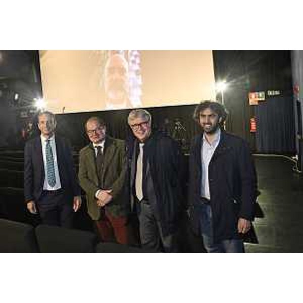 Il governatore del Friuli Venezia Giulia, Massimiliano Fedriga, durante il sopralluogo al Cinema Centrale a Udine, con il vicegovernatore delegato alla Cultura, Mario Anzil, il sindaco della città Alberto Felice De Toni, l'assessore comunale alla Cultura Federico Angelo Pirone. - Il governatore del Friuli Venezia Giulia, Massimiliano Fedriga, durante il sopralluogo al Cinema Centrale a Udine, con il vicegovernatore delegato alla Cultura, Mario Anzil, il sindaco della città Alberto Felice De Toni, l'assessore comunale alla Cultura Federico Angelo Pirone.