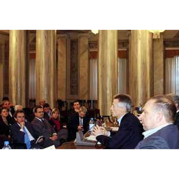 Riccardo Illy (Presidente della Regione Friuli Venezia Giulia), Roberto Cosolini (Assessore regionale al lavoro, formazione, università e ricerca). (Trieste, 13/12/2004)