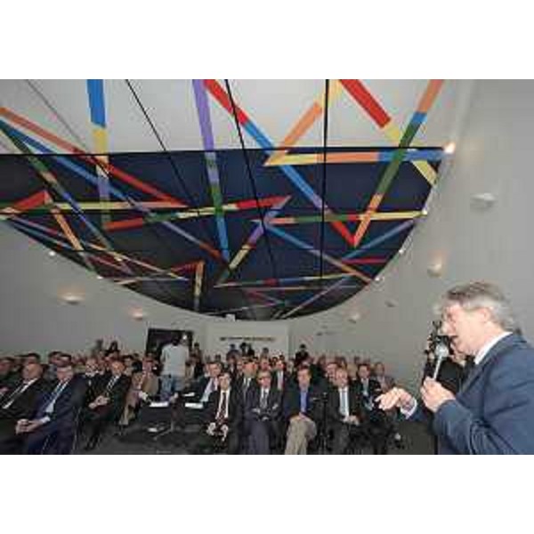 Renzo Tondo (Presidente Friuli Venezia Giulia) al Convegno "L'evoluzione da Consorzi industriali ad Agenzie per lo sviluppo", organizzato dall'EINE (Enti di Industrializzazione del Nord Est), all'Auditorium Fantoni di Osoppo. (Osoppo 19/09/08)