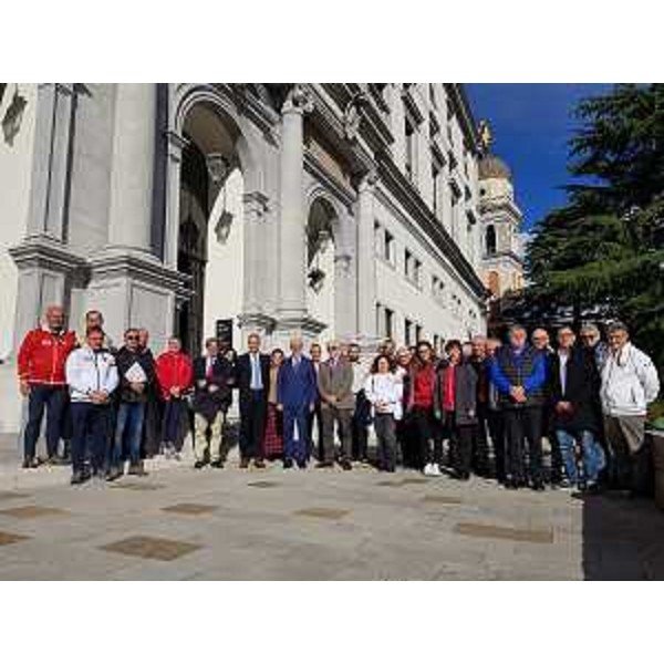 Foto di gruppo per il convegno dei donatori di sangue a Udine - Foto di gruppo per il convegno dei donatori di sangue a Udine