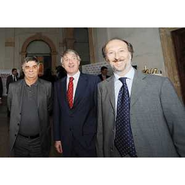 Silvano Vernizzi (Subcommissario A4), Renzo Tondo (Presidente Friuli Venezia Giulia) e Riccardo Riccardi (Assessore regionale Infrastrutture di Trasporto e Subcommissario A4) in occasione del dibattito "Pensare avanti: un grande evento per il Nordest", organizzato da Fondazione Cuoa e Nordesteuropa.it, a Villa Valmarana Morosini ad Altavilla Vicentina. (Altavilla Vicentina 20/09/08)