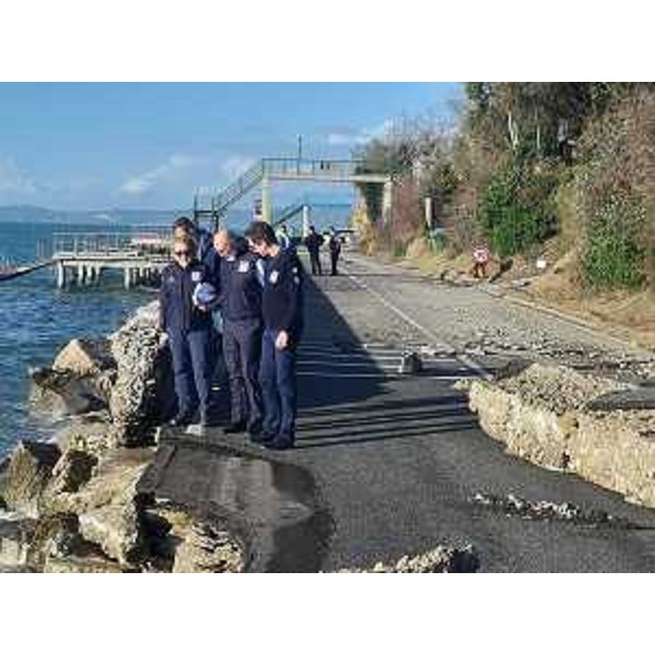 L'assessore regionale Riccardo Riccardi effettua un sopralluogo lungo la strada per Lazzaretto - L'assessore regionale Riccardo Riccardi effettua un sopralluogo lungo la strada per Lazzaretto