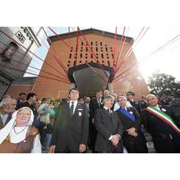 Renzo Tondo (Presidente Friuli Venezia Giulia), Pietro Fontanini (Presidente Provincia Udine) e Lorenzo Tosolini (Sindaco Pasian di Prato) nel corso delle celebrazioni del congresso annuale dell'AFDS, a Pasian di Prato. (Pasian di Prato 21/09/08)