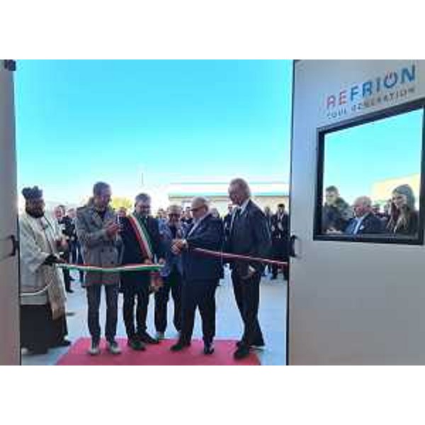 Il taglio del nastro della nuova alla della Refrion - Il taglio del nastro della nuova alla della Refrion