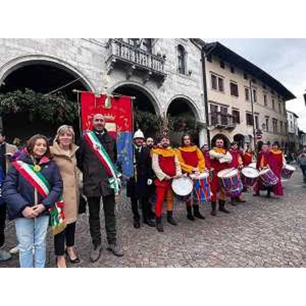 L'assessore regionale Zilli con il sindaco di Gemona Roberto Revelant alla Giornata del Ringraziamento agricolo a Gemona - L'assessore regionale Zilli con il sindaco di Gemona Roberto Revelant alla Giornata del Ringraziamento agricolo a Gemona
