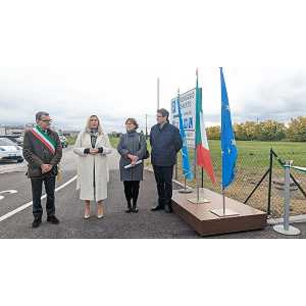 Un momento dell'inaugurazione della nuova ciclabile a Tavagnacco - Un momento dell'inaugurazione della nuova ciclabile a Tavagnacco 