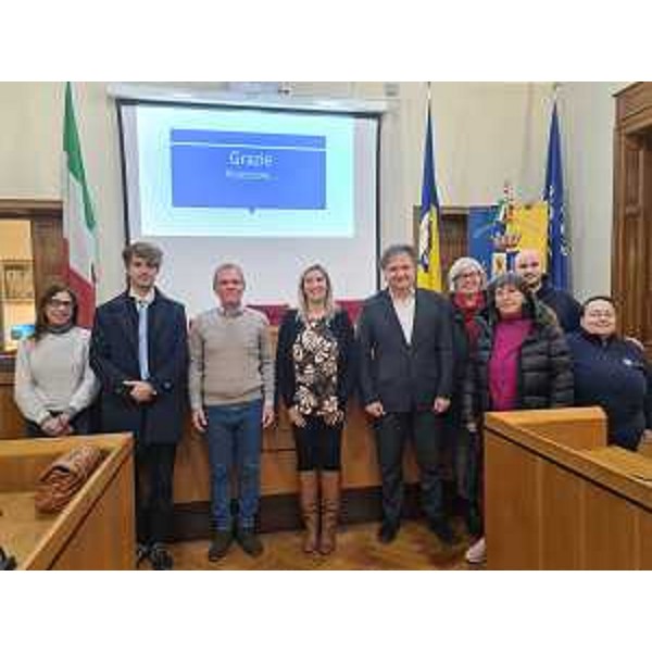 L'assessore regionale alle Infrastrutture e territorio Cristina Amirante durante l'incontro con il sindaco di Cervignano Andrea Balducci e con i membri della Giunta e del Consiglio nella sede del municipio. - L'assessore regionale alle Infrastrutture e territorio Cristina Amirante durante l'incontro con il sindaco di Cervignano Andrea Balducci e con i membri della Giunta e del Consiglio nella sede del municipio.