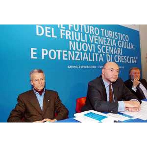 Riccardo Illy (Presidente della Regione Friuli Venezia Giulia), Enrico Bertossi (Assessore regionale alle attività produttive) (Susans, 02/12/04)