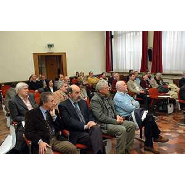 Assemblea sui problemi del Tagliamento, auditorium sede di rappresentanza di Udine. (Udine 02/12/04)