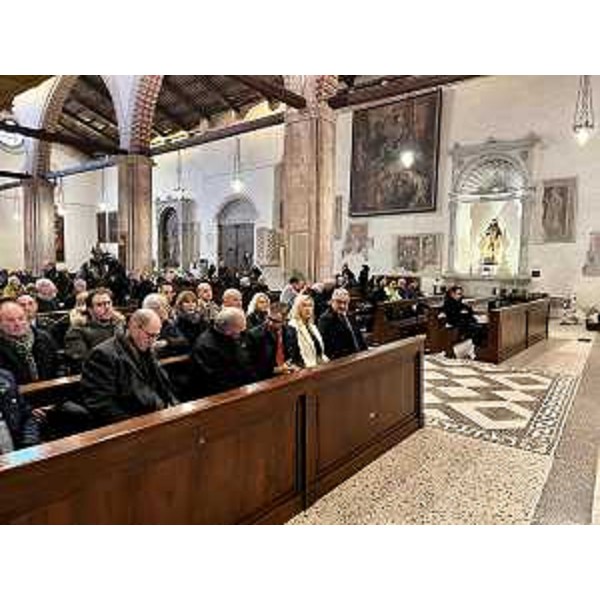 L'assessore regionale, Cristina Amirante, alla presentazione nel Duomo di Spilimbergo del presepe di mosaico 2023. - L'assessore regionale, Cristina Amirante, alla presentazione nel Duomo di Spilimbergo del presepe di mosaico 2023.