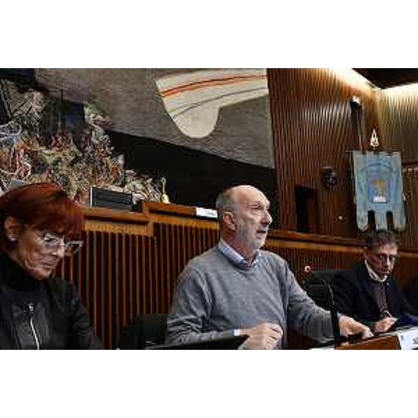 L'intervento dell'assessore regionale alla Salute Riccardo Riccardi durante i lavori della III Comissione in Consiglio regionale - L'intervento dell'assessore regionale alla Salute Riccardo Riccardi durante i lavori della III Comissione in Consiglio regionale