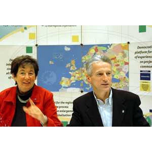 Riccardo Illy (Presidente della Regione Friuli Venezia Giulia), Liese Prokop (vicepresidente del Land austriaco della Bassa Austria) (Vienna, 26/11/04)