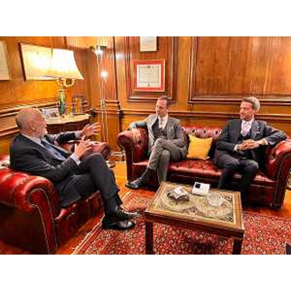 Lincontro a Londra tra il governatore del Friuli Venezia Giulia, Massimiliano Fedriga, e l'Ambasciatore d'Italia nel Regno Unito Inigo Lambertini - Lincontro a Londra tra il governatore del Friuli Venezia Giulia, Massimiliano Fedriga, e l'Ambasciatore d'Italia nel Regno Unito Inigo Lambertini