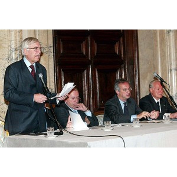 Valter Veltroni (Sindaco di Roma), Francesco Storace (Presidente della Regione Lazio) (Roma, 22/11/04)