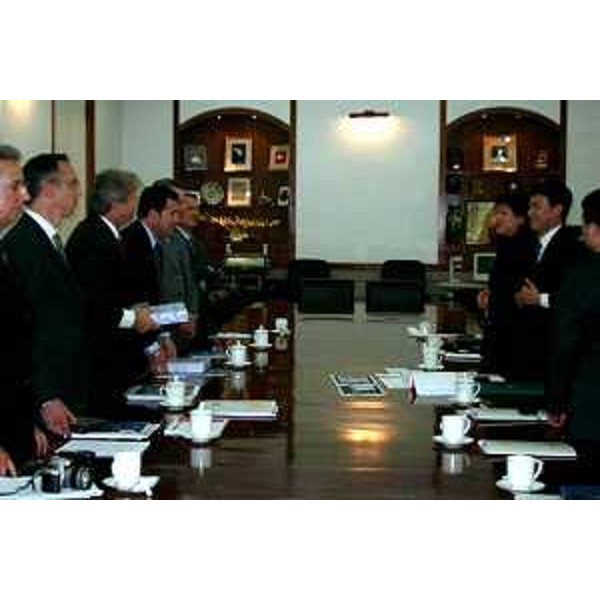 Franco Iacop (Assessore regionale per le relazioni internazionali, comunitarie e autonomie locali) in visita in Cina. (Shanghai, 19/11/04)