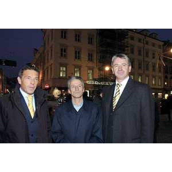 Joerg Haider (Governatore della Carinzia), Riccardo Illy (Presidente della Regione Friuli Venezia Giulia), Wolfgang Kulterer (Direttore generale della Hypo Bank). (Trieste, 19/11/04)