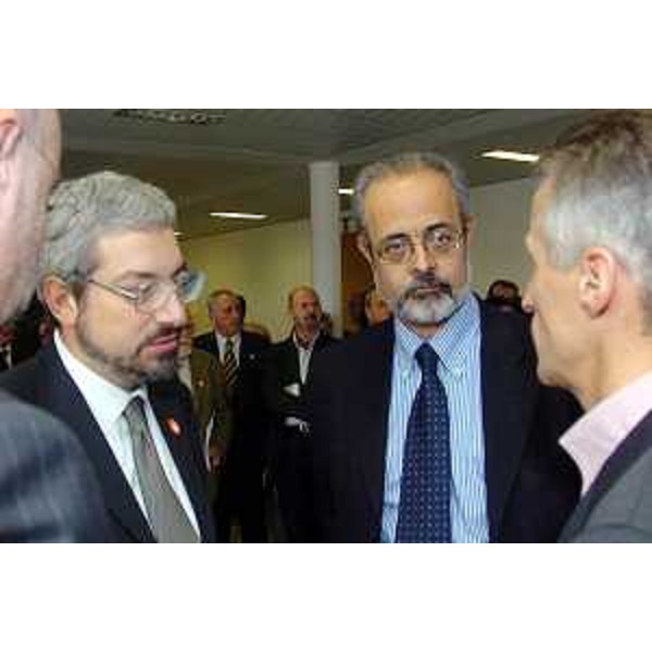 Furio Honsell (Rettore dell'Università di Udine), Riccardo Illy (Presidente della Regione Friuli Venezia Giulia), Antonio Calabrò (Direttore dell'agenzia di stampa APCom). (Udine, 16/11/04)