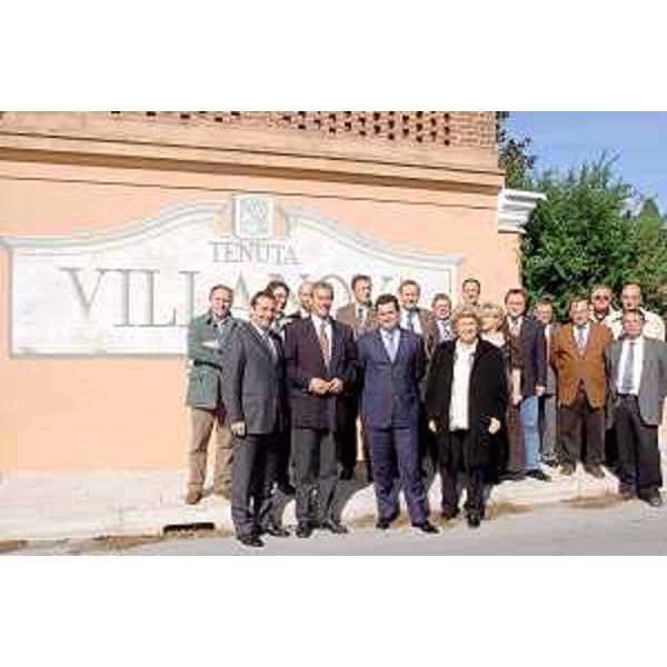 Enzo Marsilio (Assessore regionale alle risorse agricole, naturali, forestali e montagna), Franco iacop (Assessore regionale per le relazioni internazionali, comunitarie e autonomie locali), Josef Martinz (Assessore all'agricoltura e rapporti internazionali della Carinzia). (Farra d'Isonzo, 13/10/04)