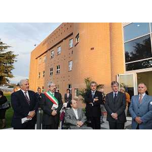 Renzo Tondo (Presidente Friuli Venezia Giulia), Vladimir Kosic (Assessore regionale Salute e Protezione sociale) e Furio Honsell (Sindaco Udine) nel corso dell'inaugurazione del nuovo padiglione dell'Istituto di Medicina Fisica e Riabilitazione Gervasutta di Udine. (Udine 26/09/08)