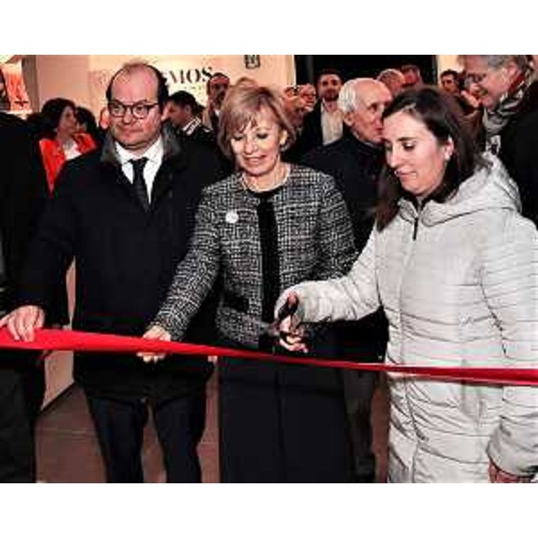 Il vicepresidente Mario Anzil al taglio del nastro della mostra - Il vicepresidente Mario Anzil al taglio del nastro della mostra