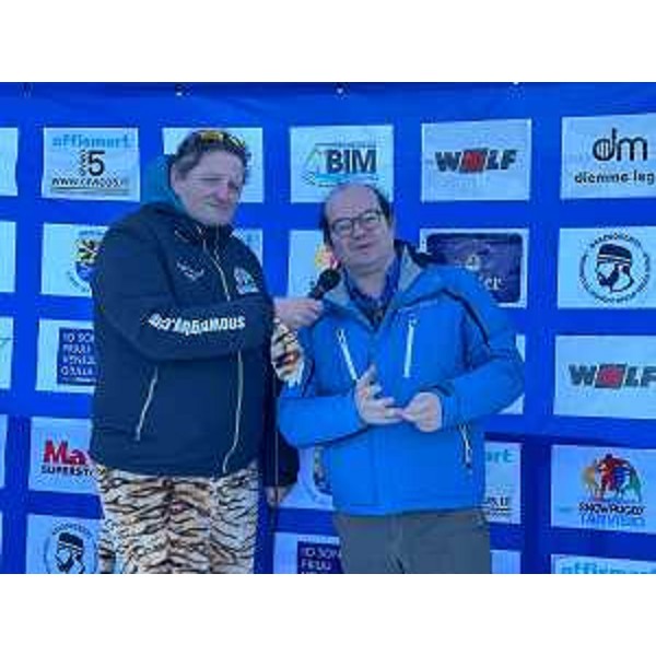 Il vicegovernatore Mario Anzil (a destra nella foto) allo Snow Rugby Tarvisio - Il vicegovernatore Mario Anzil (a destra nella foto) allo Snow Rugby Tarvisio