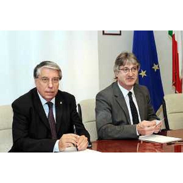 Carlo Giovanardi (sottosegretario alla Presidenza del Consiglio con delega alla Famiglia, Droga e Servizio civile), Renzo Tondo (Presidente della Regione Friuli Venezia Giulia). (Trieste, 02/10/08)