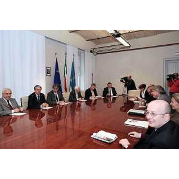 Carlo Giovanardi (sottosegretario alla Presidenza del Consiglio con delega alla Famiglia, Droga e Servizio civile), Renzo Tondo (Presidente della Regione Friuli Venezia Giulia). (Trieste, 02/10/08)