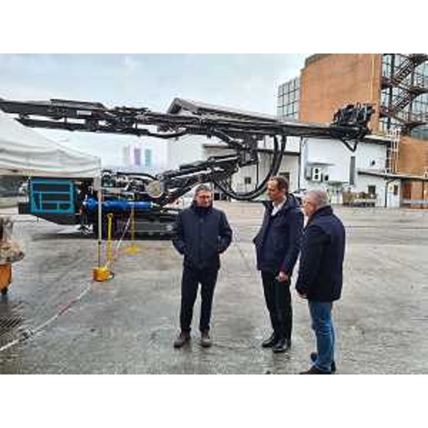 Il governatore Fedriga in visita allo stabilimento Casagrande a Fontanafredda - Il governatore Fedriga in visita allo stabilimento Casagrande a Fontanafredda