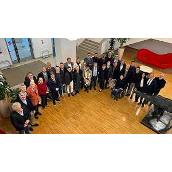 L'assessore Barbara Zilli assieme agli amministratori dei Comuni coinvolti nei progetti sovracomunali - L'assessore Barbara Zilli assieme agli amministratori dei Comuni coinvolti nei progetti sovracomunali 