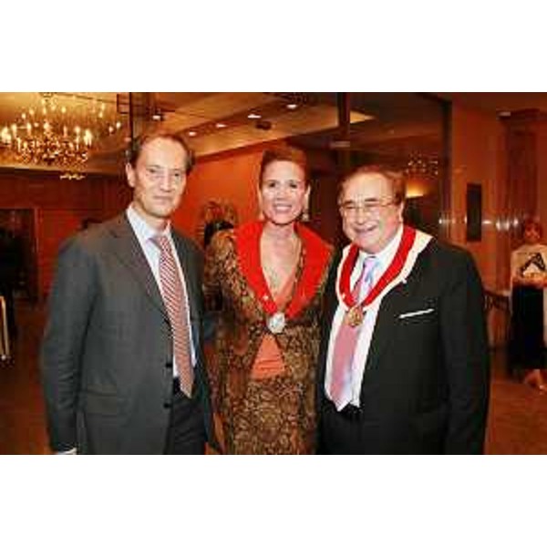 Luca Ciriani (Vicepresidente Friuli Venezia Giulia), Sandra Pupatello (Ministro Sviluppo economico, Ontario) e Primo Di Luca (Ducato Vini Friulani, Contea Toronto) nel corso della serata di beneficenza "Celebration of Life" a Toronto. (Toronto 04/10/08)